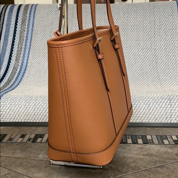 Michael Kors Bags Michael Kors Jet Set Should Tote - Picture 12 of 16